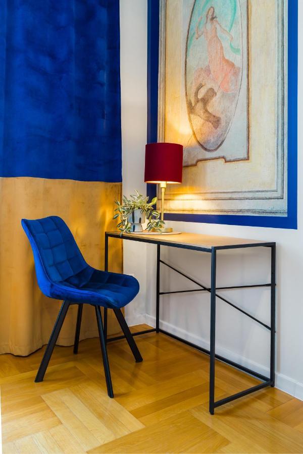 Glamorous Apartment In Heart Of Old Town Krakow Bagian luar foto