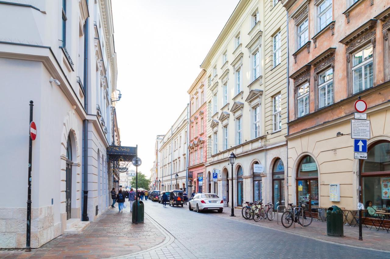 Glamorous Apartment In Heart Of Old Town Krakow Bagian luar foto