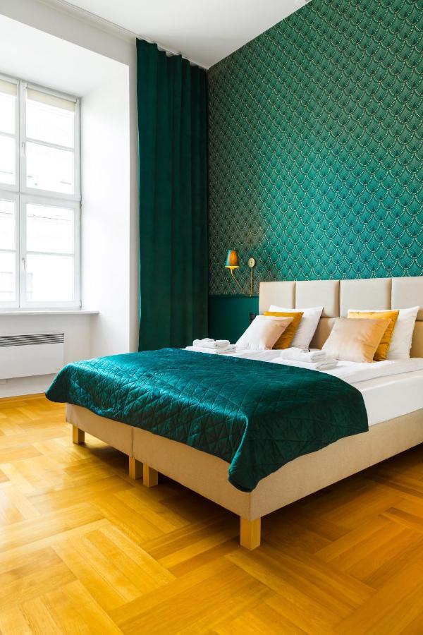 Glamorous Apartment In Heart Of Old Town Krakow Bagian luar foto