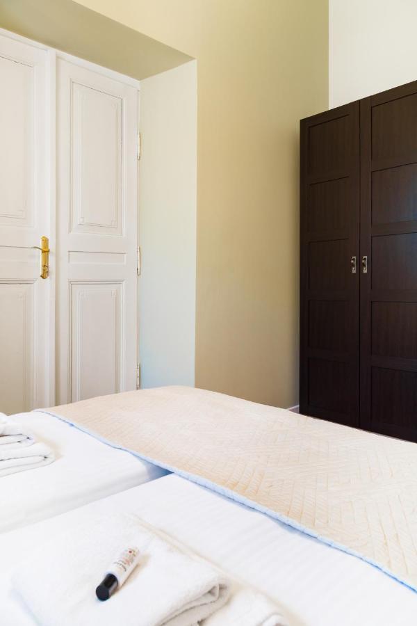 Glamorous Apartment In Heart Of Old Town Krakow Bagian luar foto
