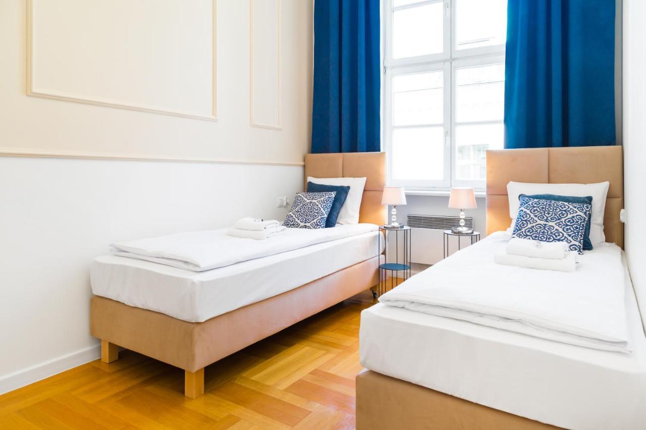 Glamorous Apartment In Heart Of Old Town Krakow Bagian luar foto