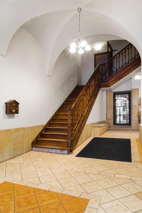 Glamorous Apartment In Heart Of Old Town Krakow Bagian luar foto
