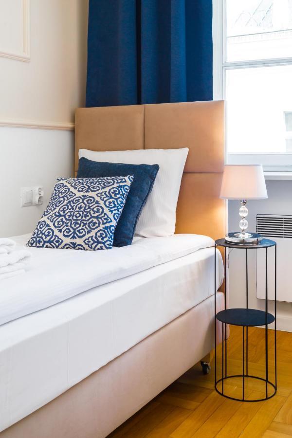 Glamorous Apartment In Heart Of Old Town Krakow Bagian luar foto